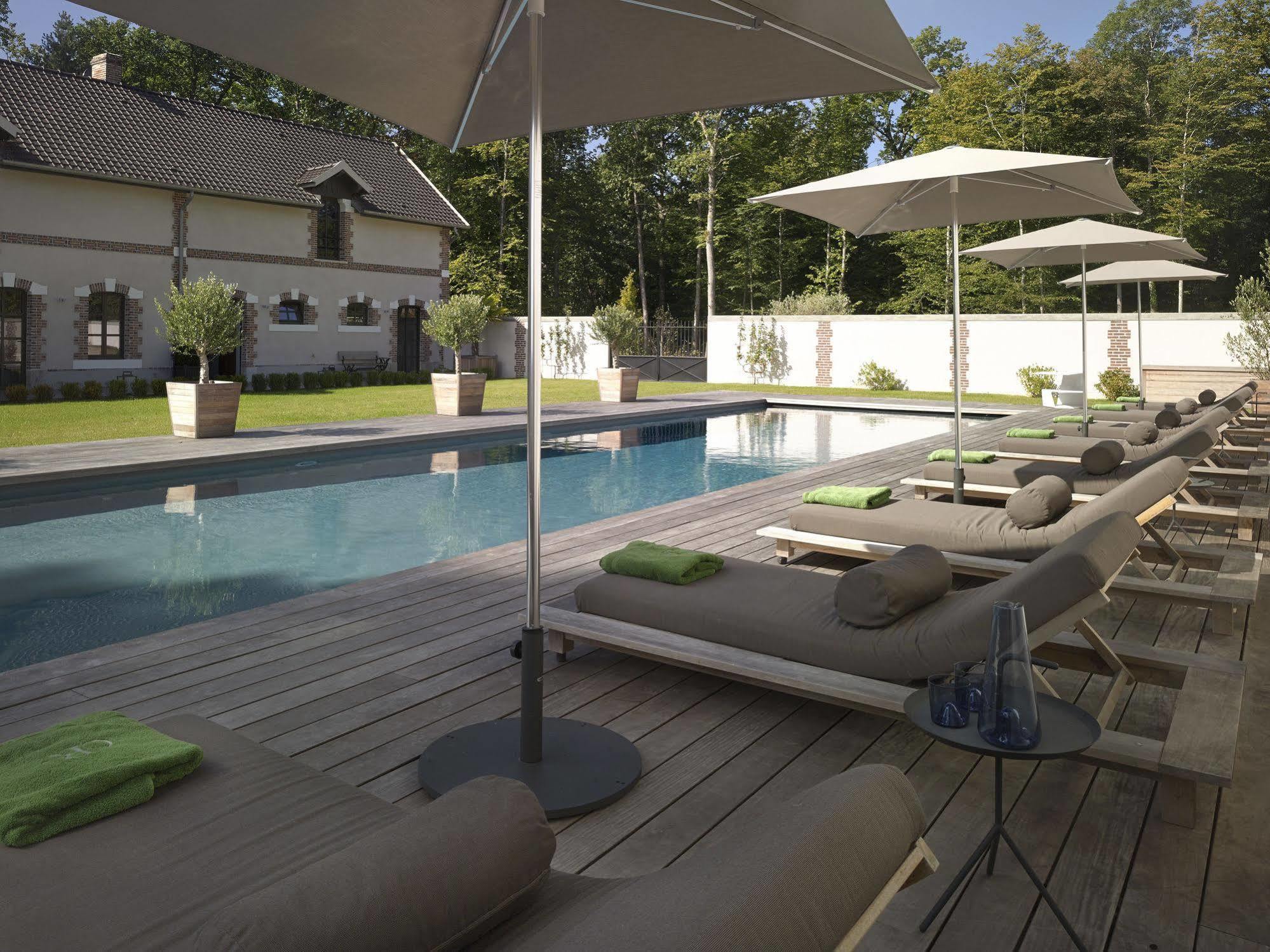 Chateau De La Resle - Design Hotels Montigny-la-Resle Exterior photo